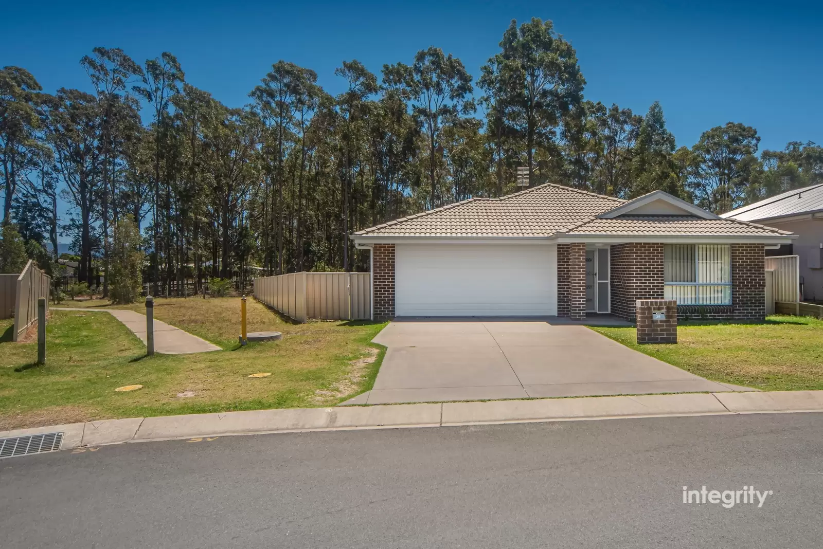 36 Caladenia Crescent, South Nowra Leased by Integrity Real Estate - image 1