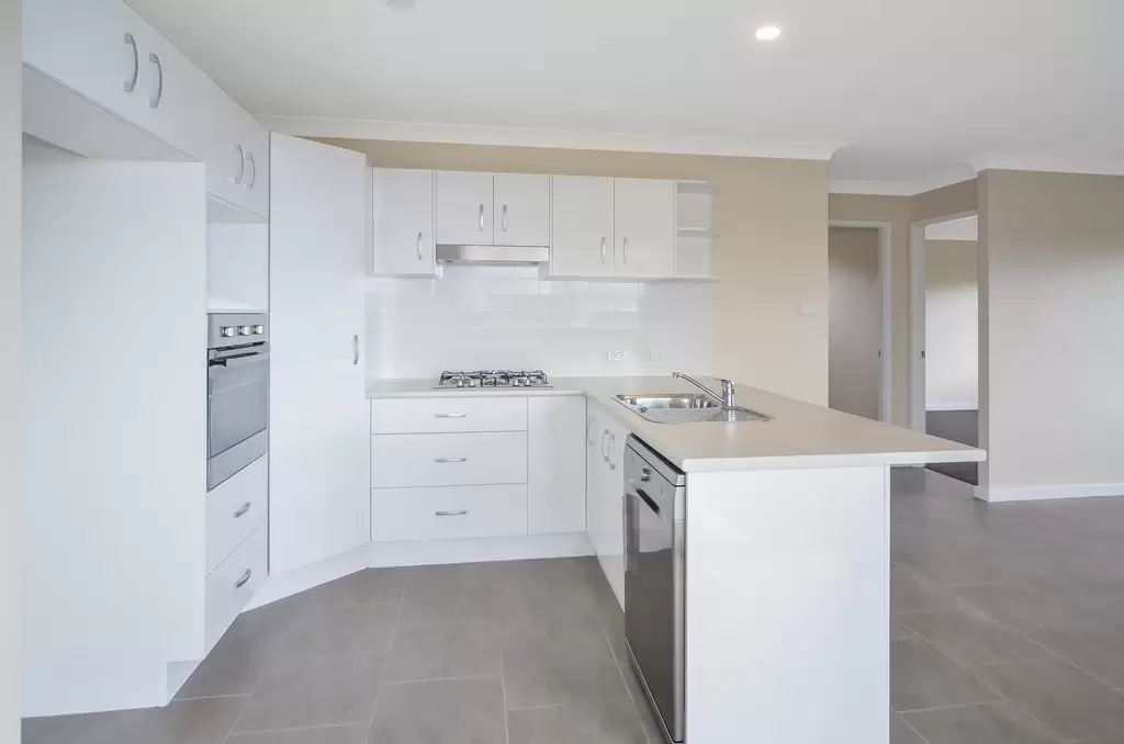 2/17 Banool Circuit, Bomaderry Leased by Integrity Real Estate - image 4