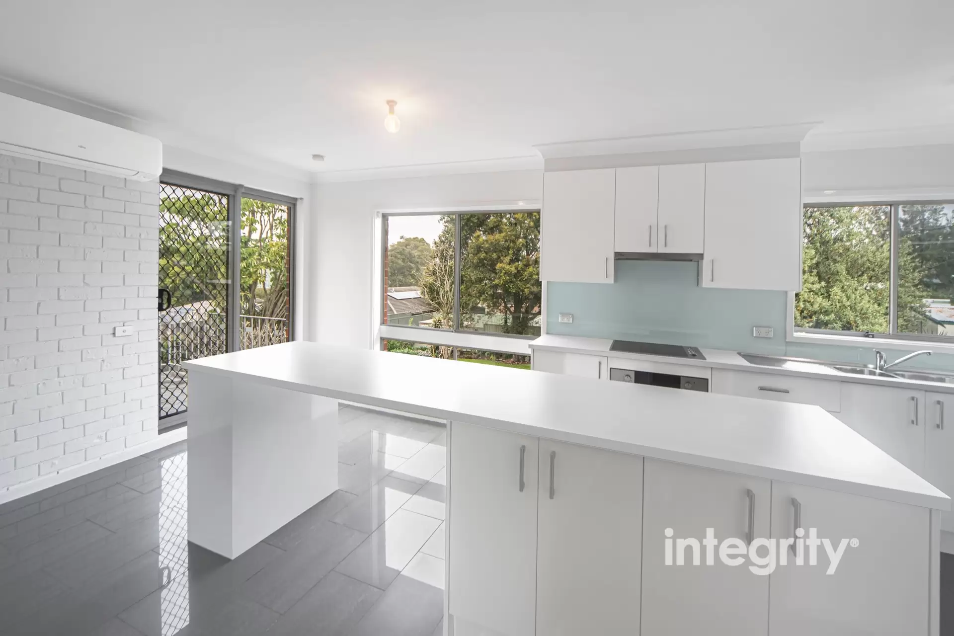 6/430 Princes Highway, Bomaderry Sold by Integrity Real Estate - image 4