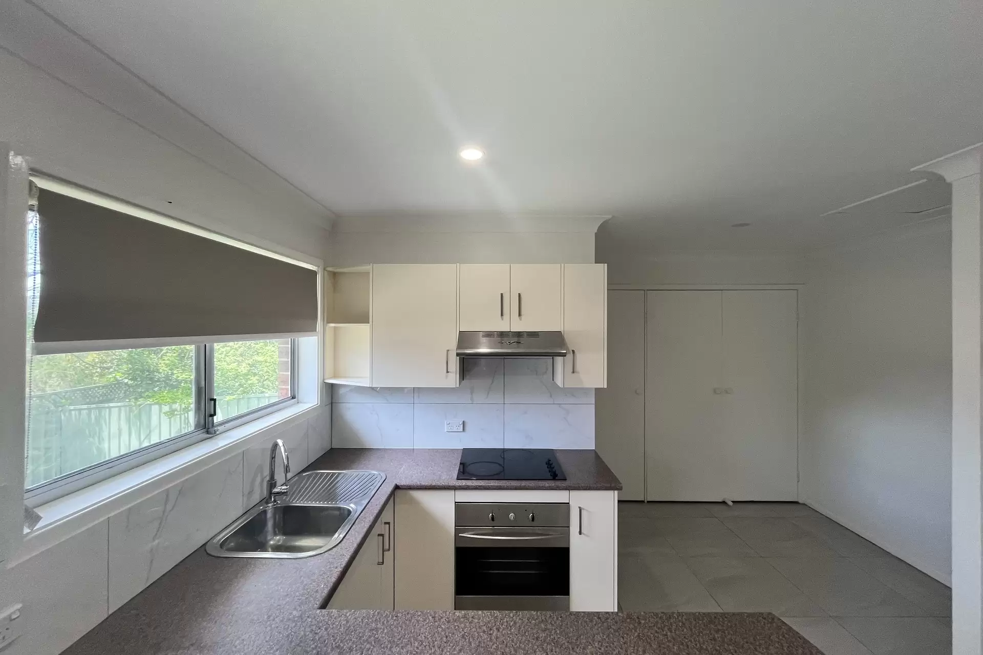 1/6 Jaycee Avenue, Nowra Leased by Integrity Real Estate - image 3