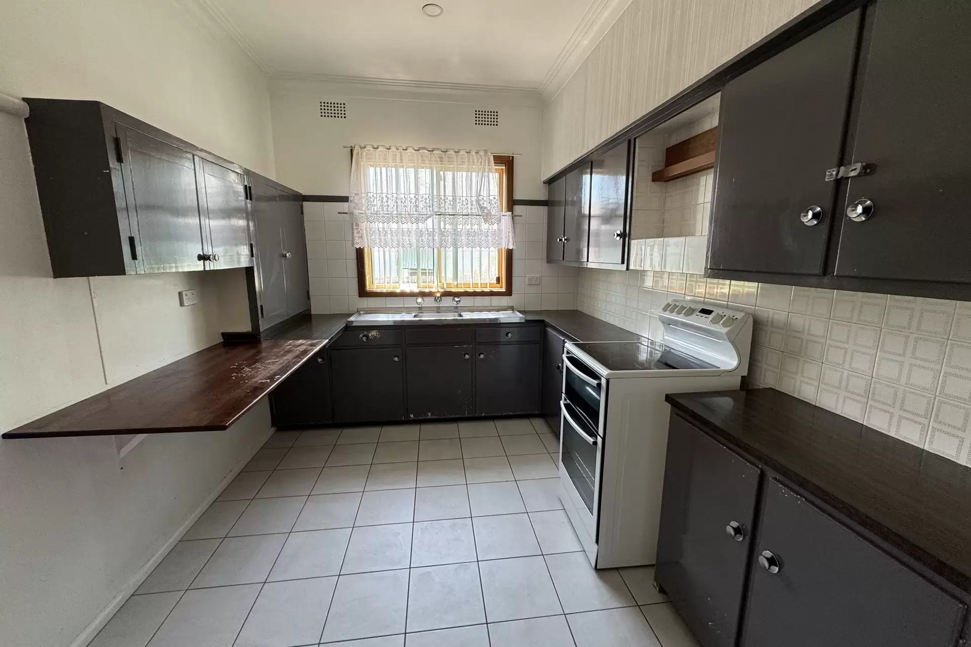 84 Jervis Street, Nowra Leased by Integrity Real Estate - image 2