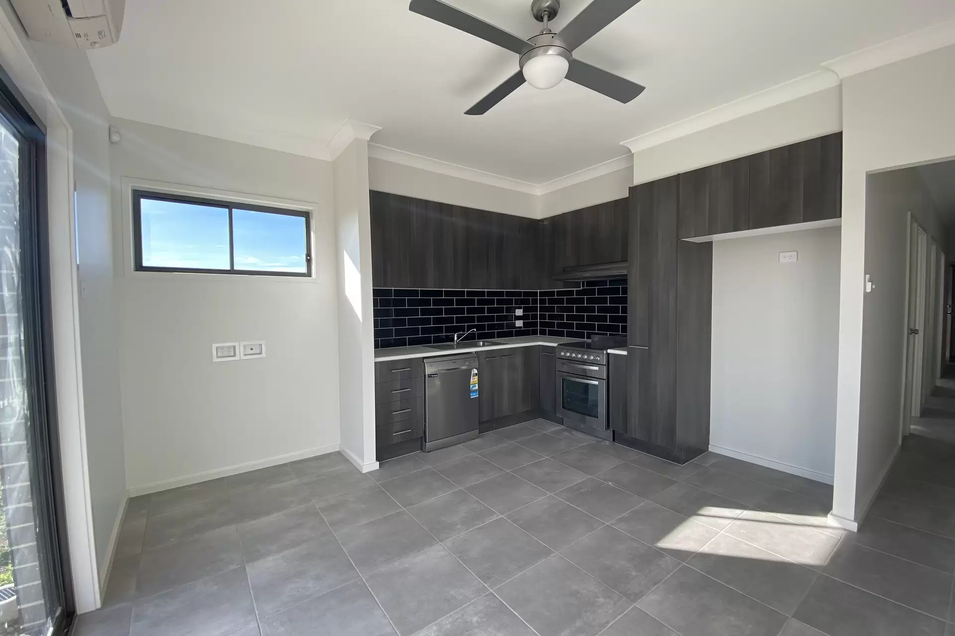 6A Jindalee Crescent, Nowra Leased by Integrity Real Estate - image 2