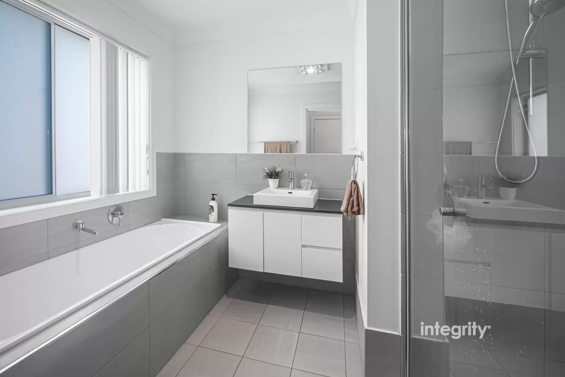 11/76 Brinawarr Street, Bomaderry Sold by Integrity Real Estate - image 9