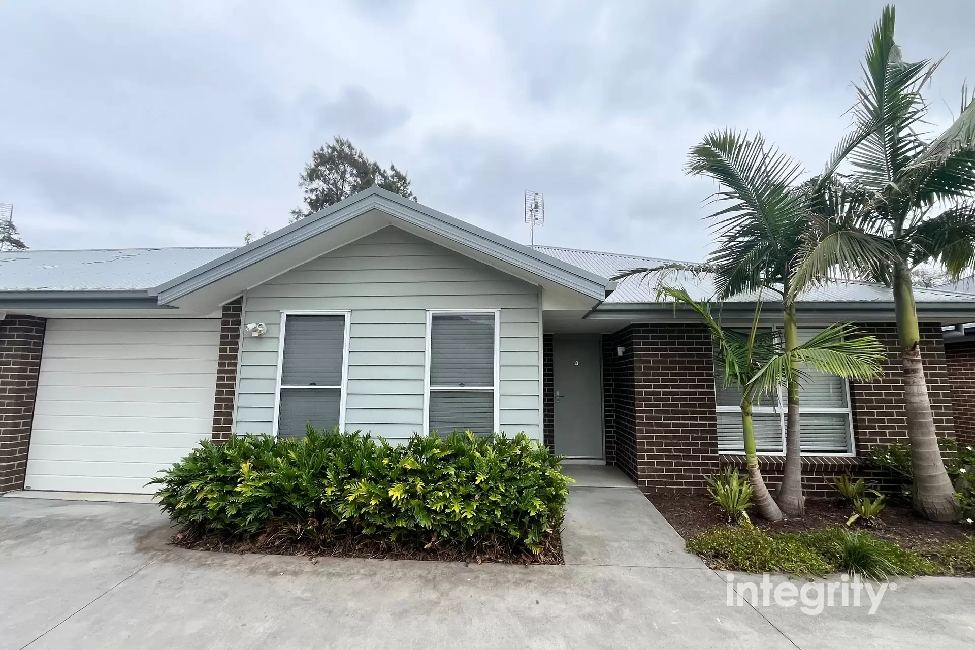 8/50 Isa Road, Worrigee Leased by Integrity Real Estate - image 1