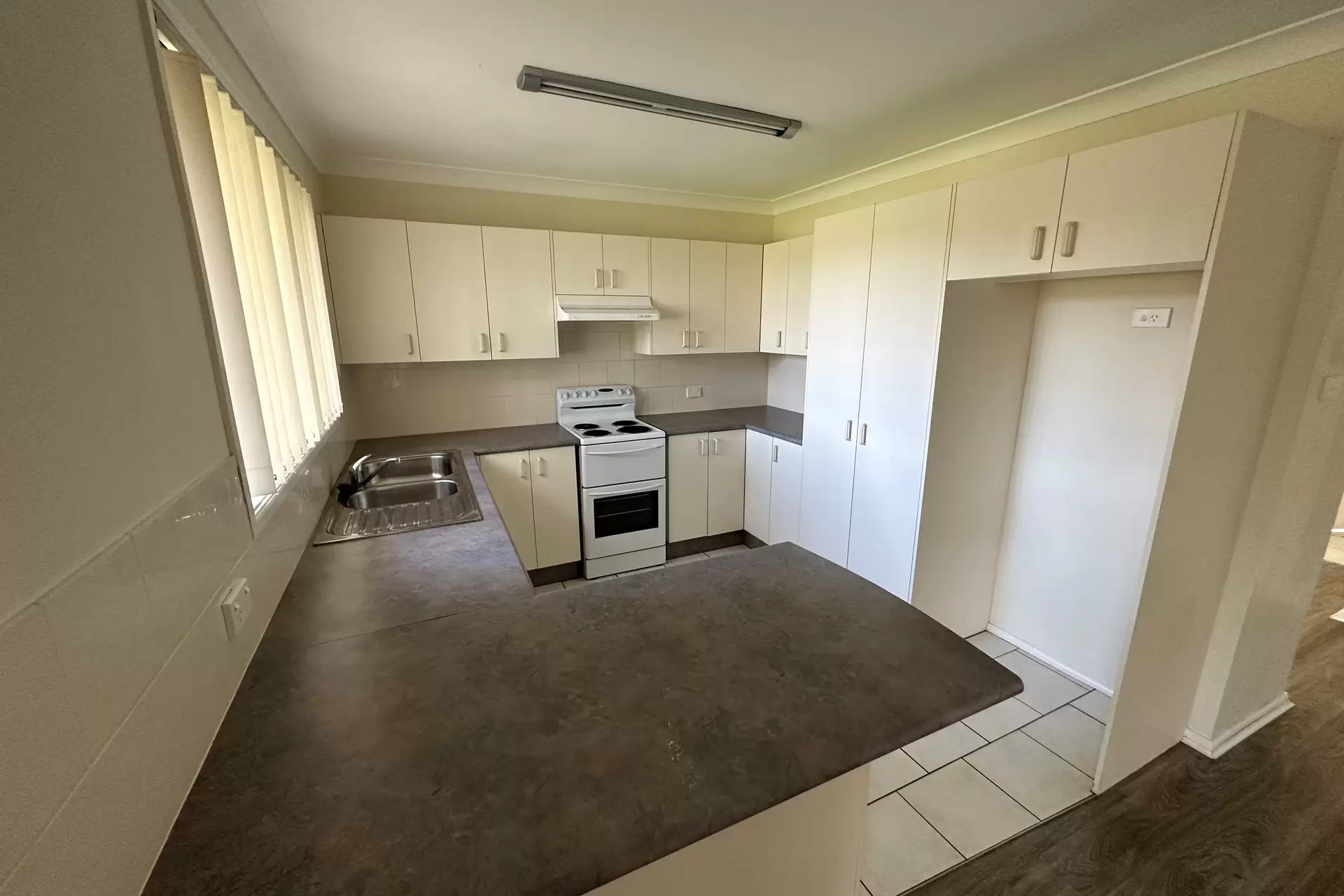 18 Hermes Crescent, Worrigee Leased by Integrity Real Estate - image 2
