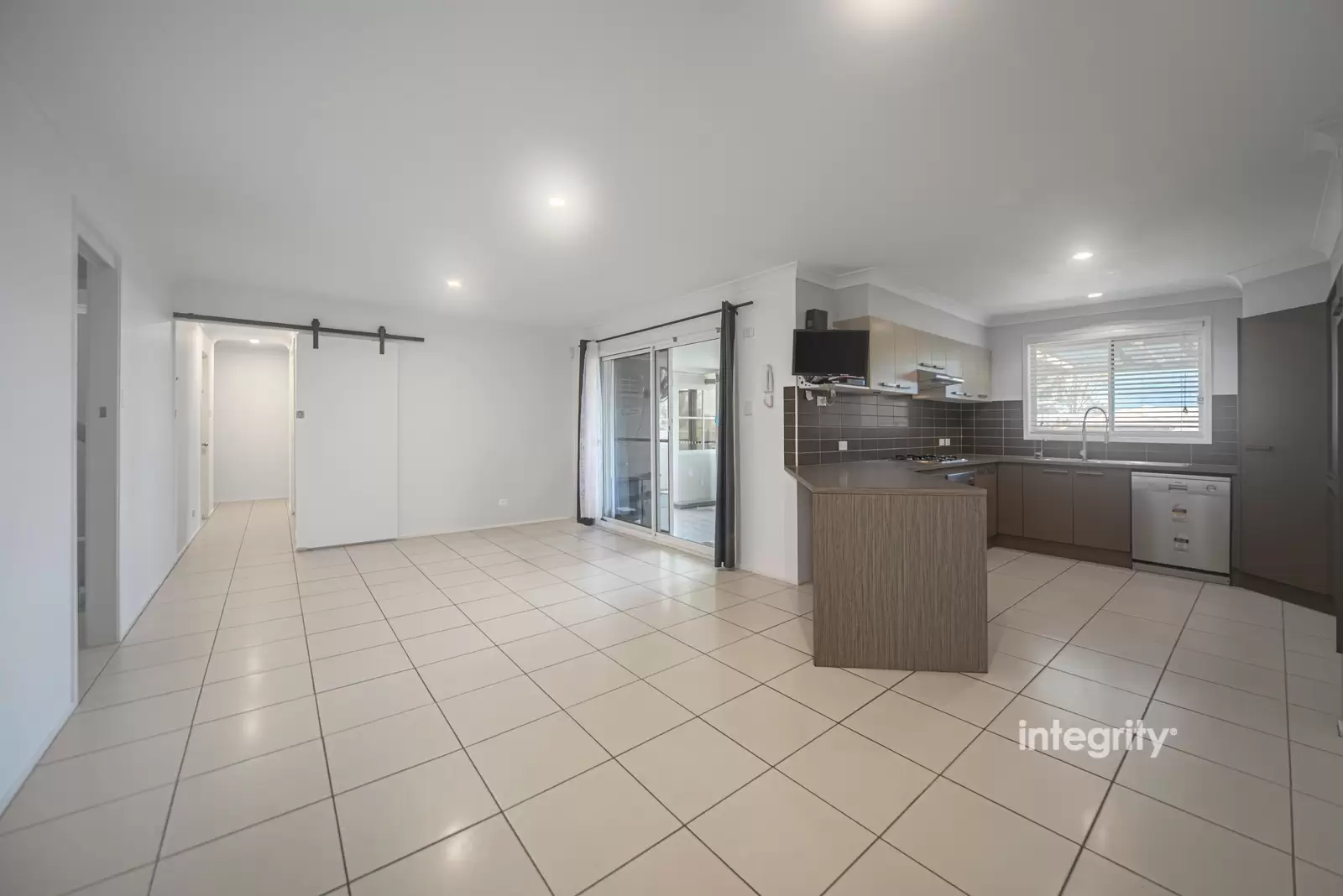 54 Rayleigh Drive, Worrigee Sold by Integrity Real Estate - image 2