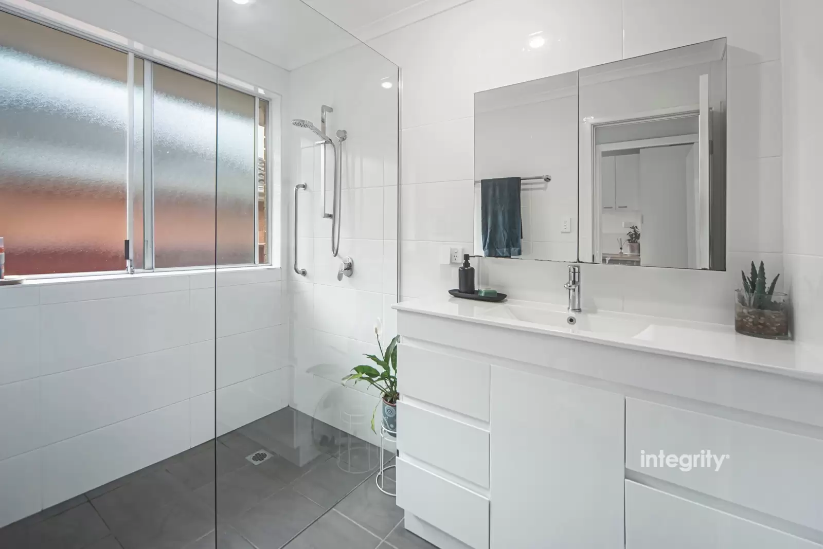 10 Clarke Avenue, North Nowra Sold by Integrity Real Estate - image 8