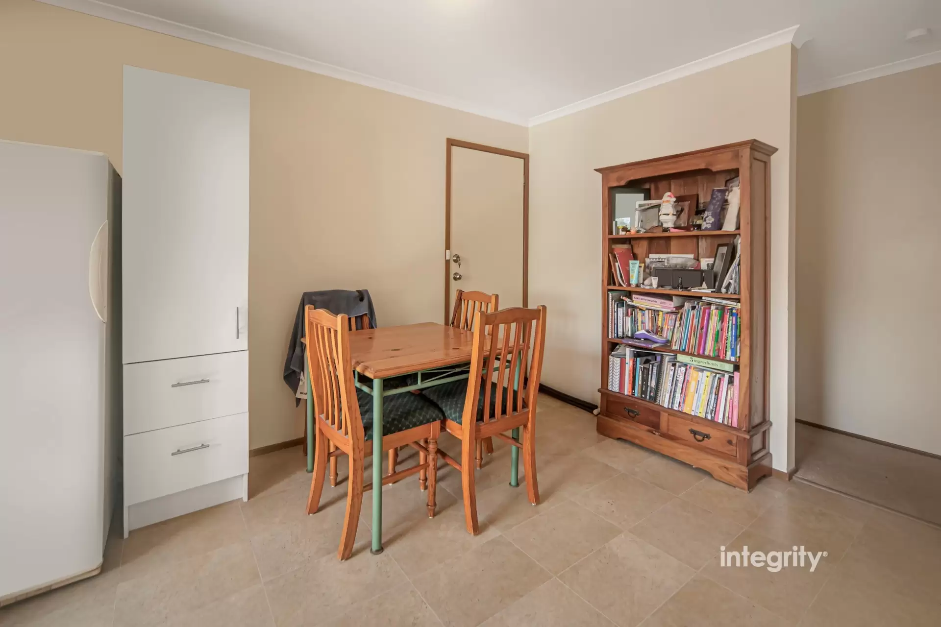1/6 Carisbrooke Close, Bomaderry Sold by Integrity Real Estate - image 4