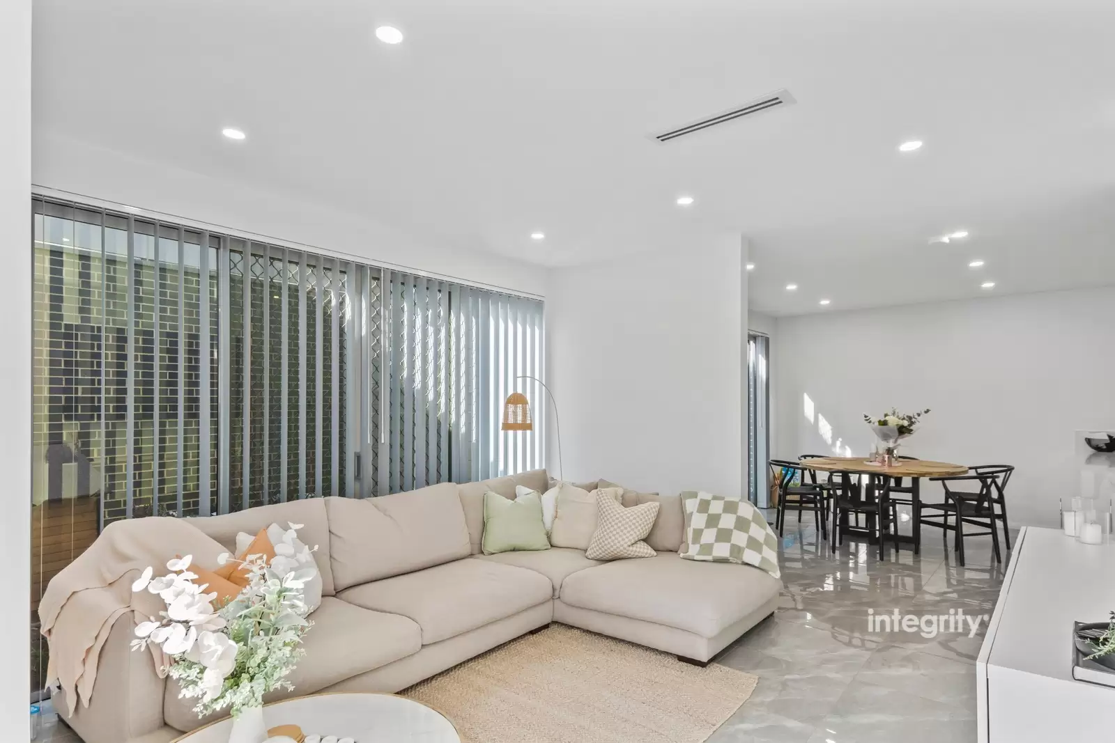2/315 Princes Highway, Bomaderry Sold by Integrity Real Estate - image 2