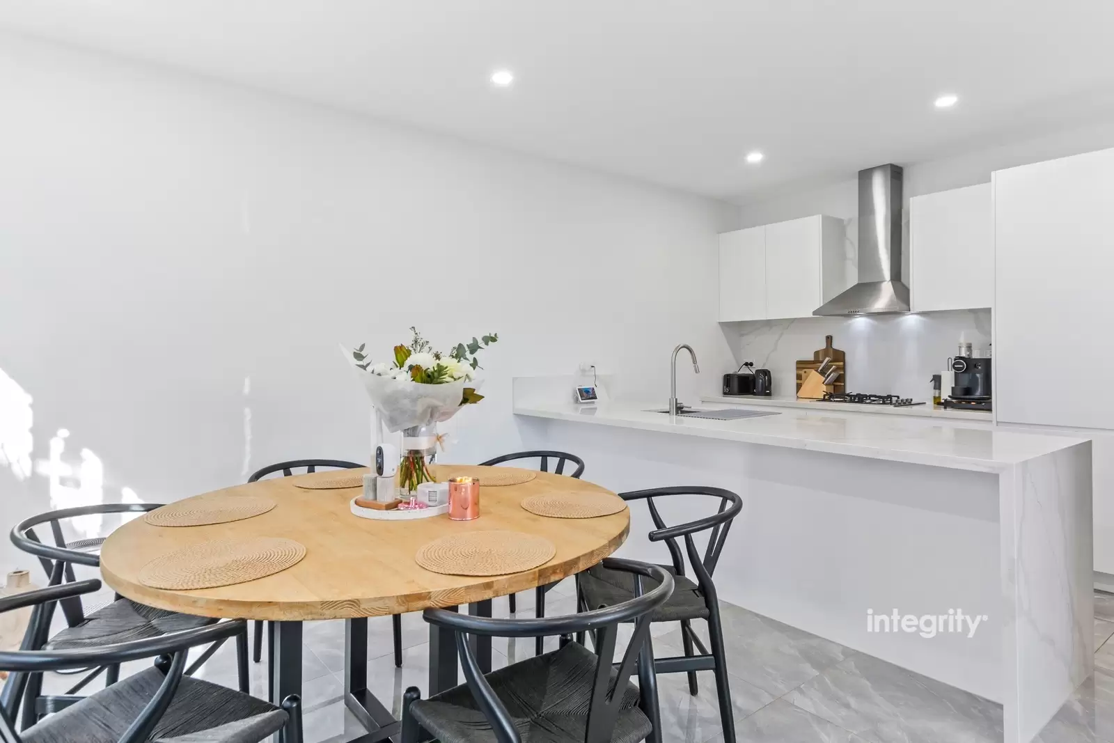 2/315 Princes Highway, Bomaderry Sold by Integrity Real Estate - image 3