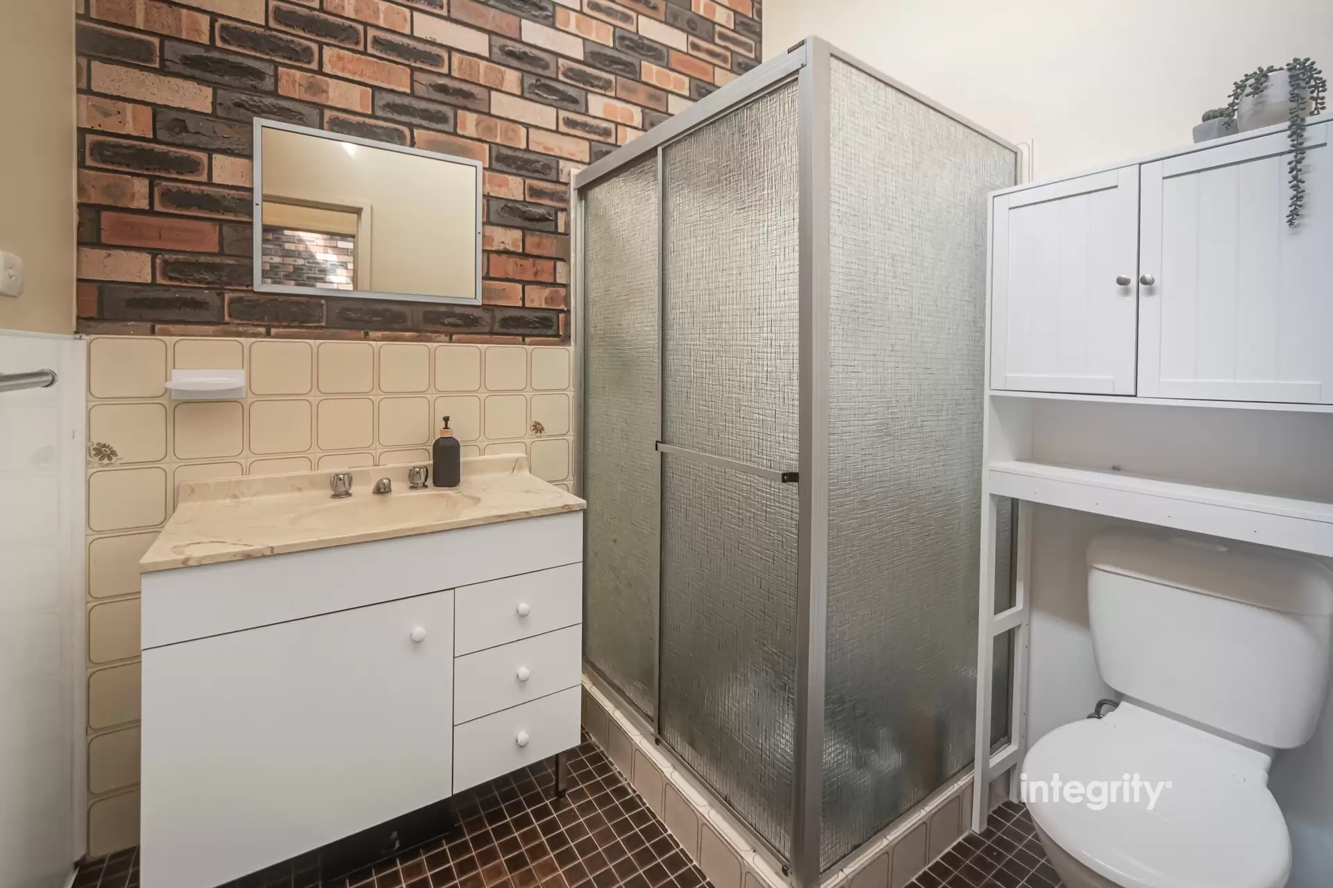 6/49 Brinawarr Street, Bomaderry Sold by Integrity Real Estate - image 5