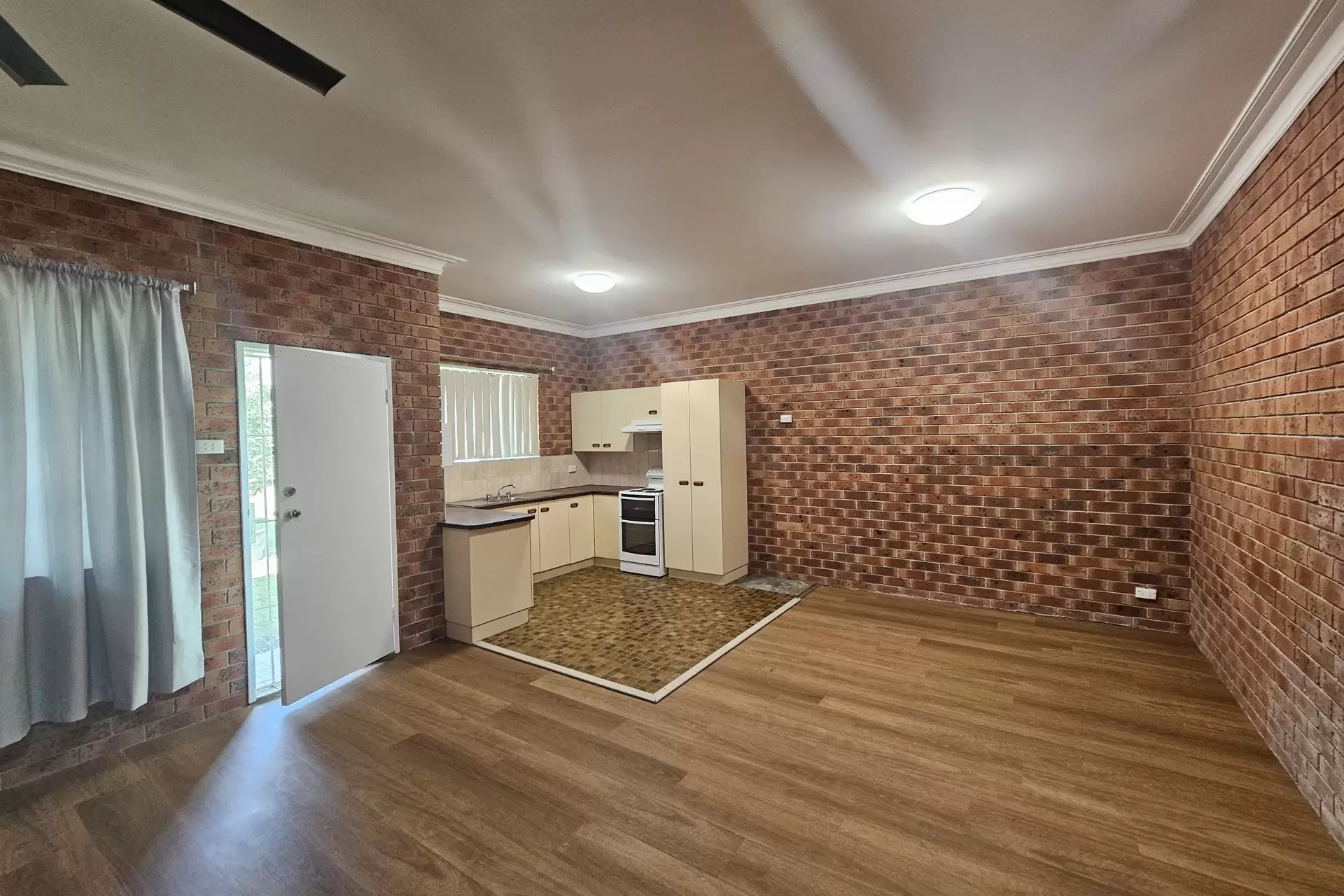 4/125 Wallace Street, Nowra Leased by Integrity Real Estate - image 3