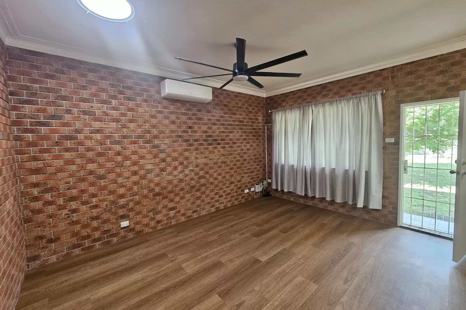 4/125 Wallace Street, Nowra Leased by Integrity Real Estate - image 2