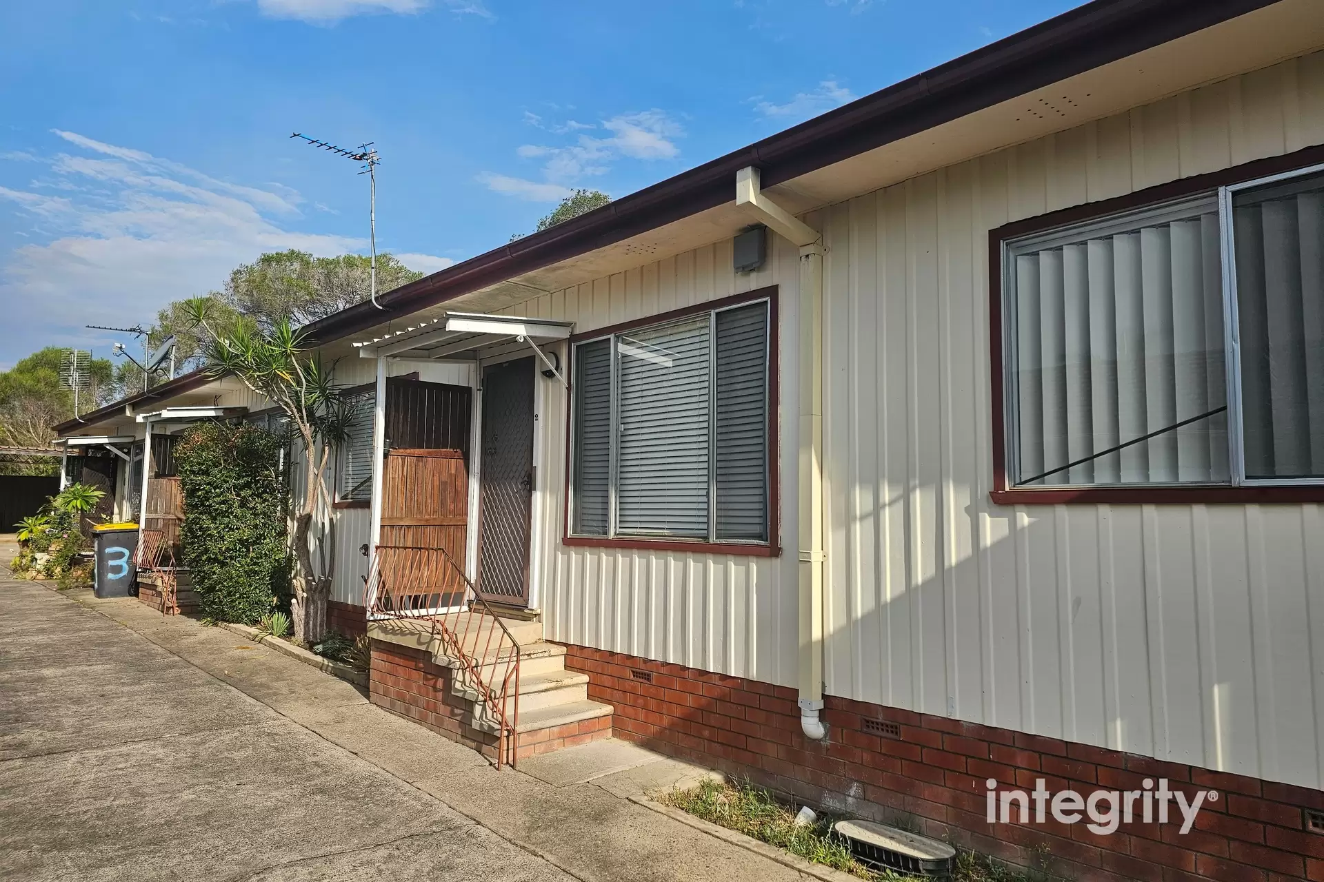 2/2 View Street, Nowra Leased by Integrity Real Estate - image 1