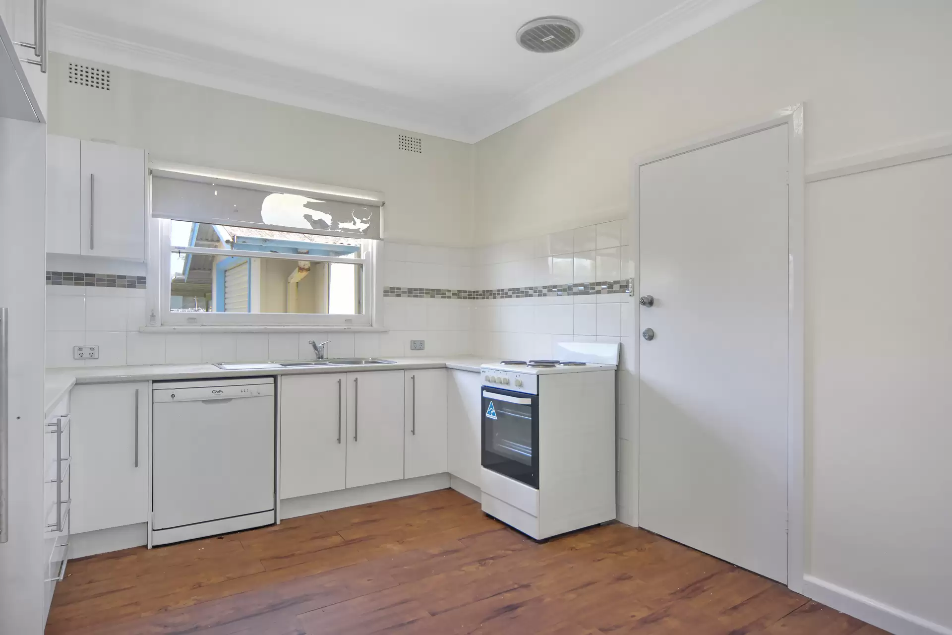1/2A Ernest Street, Nowra Leased by Integrity Real Estate - image 3