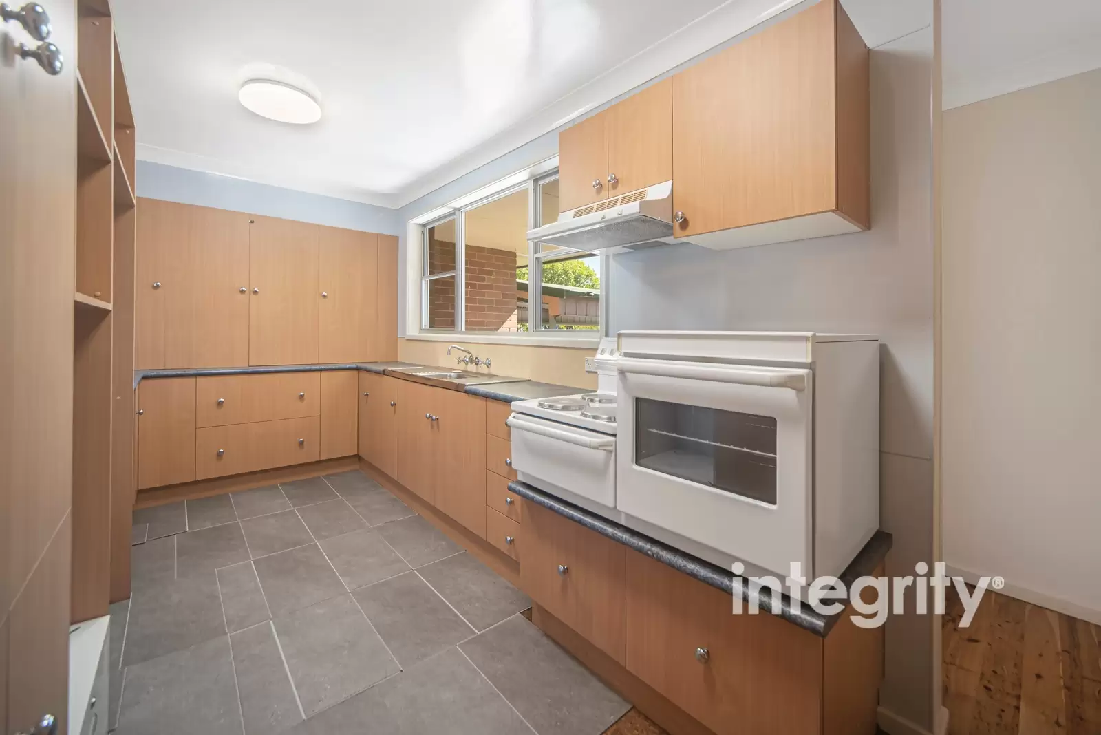 28 Allison Avenue, Nowra Sold by Integrity Real Estate - image 2