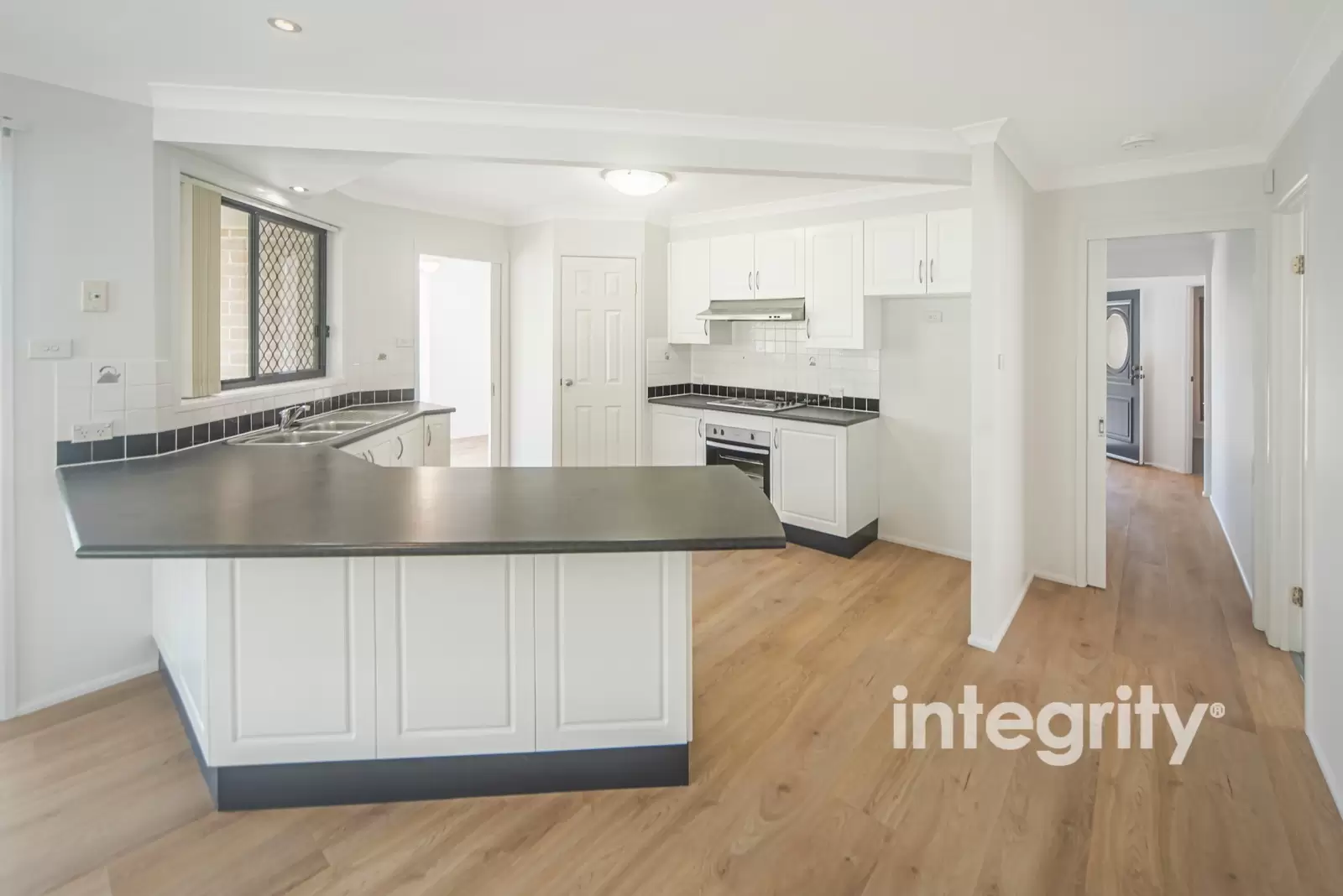 10 Freesia Crescent, Bomaderry Sold by Integrity Real Estate - image 2