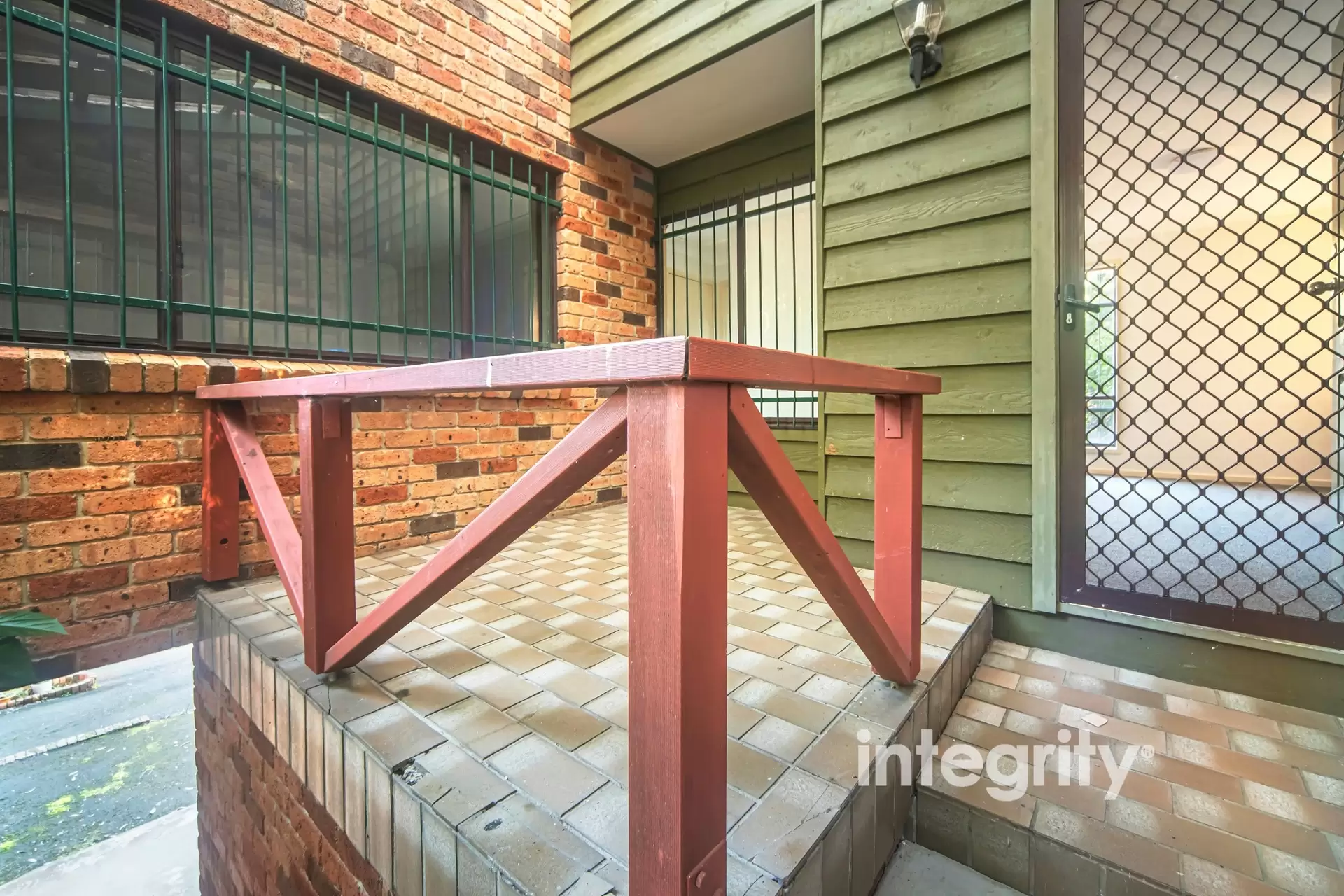 5/76-80 Brinawarr Street, Bomaderry Sold by Integrity Real Estate - image 1