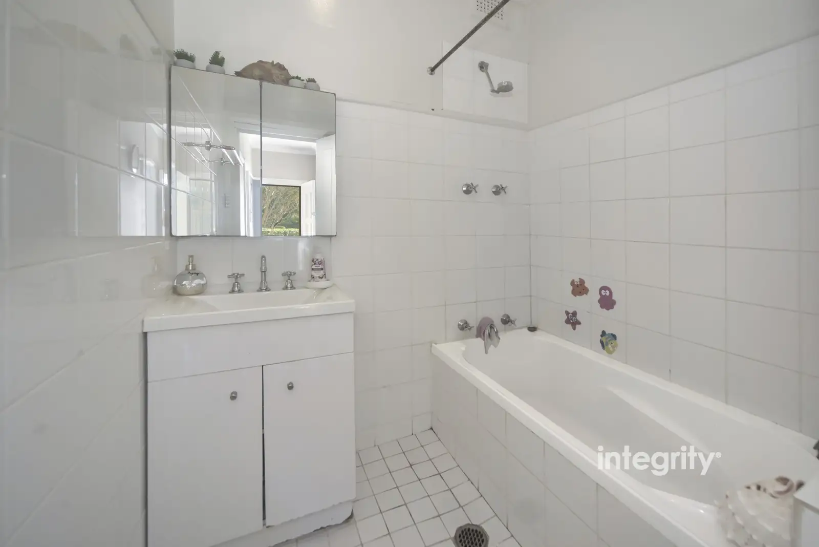 32 Cambewarra Road, Bomaderry Sold by Integrity Real Estate - image 7