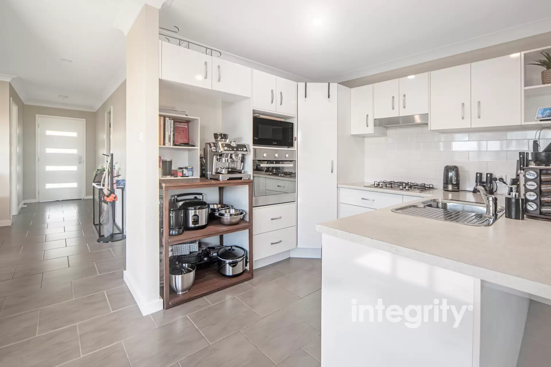 2/17 Banool Circuit, Bomaderry Sold by Integrity Real Estate - image 4