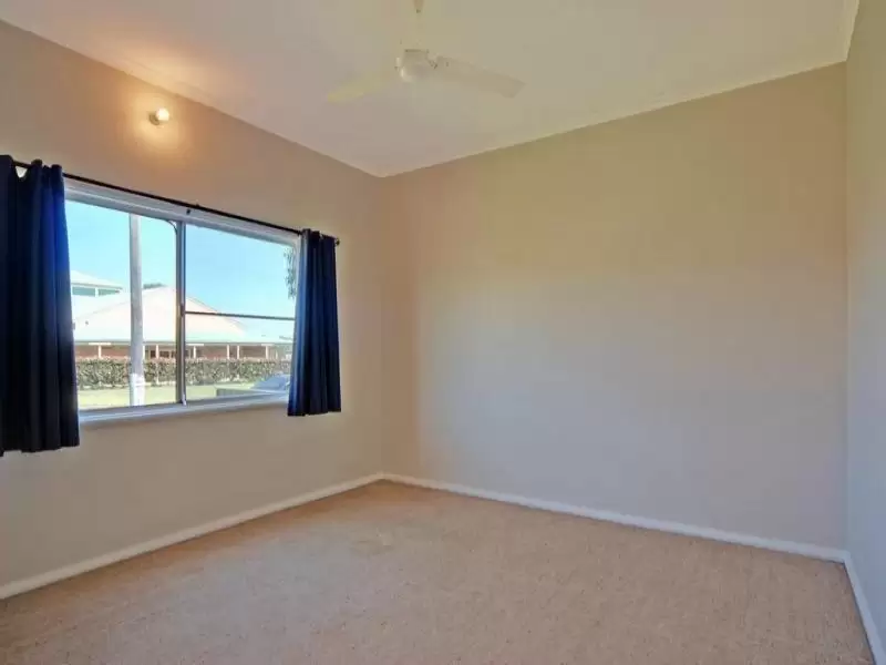 115 West Birriley Street, Bomaderry Sold by Integrity Real Estate - image 4