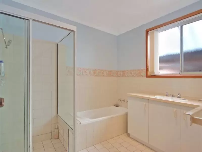 4/4 Carisbrooke Close, Bomaderry Sold by Integrity Real Estate - image 5