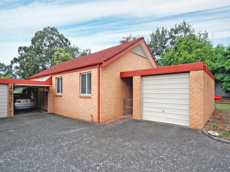 4/4 Carisbrooke Close, Bomaderry Sold by Integrity Real Estate - image 1
