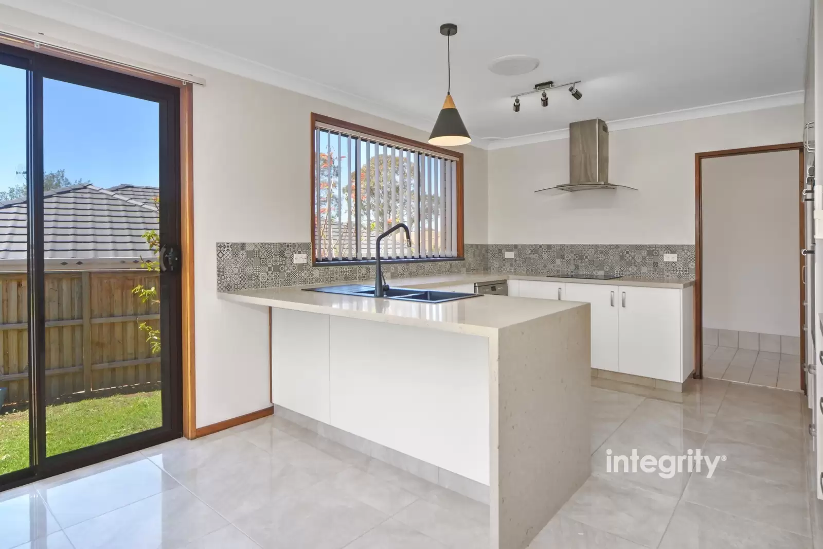 11/9 Harbour Boulevard, Bomaderry Sold by Integrity Real Estate