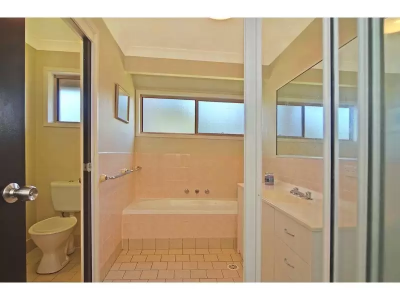 17/33 Lynburn Avenue, Bomaderry Sold by Integrity Real Estate - image 6