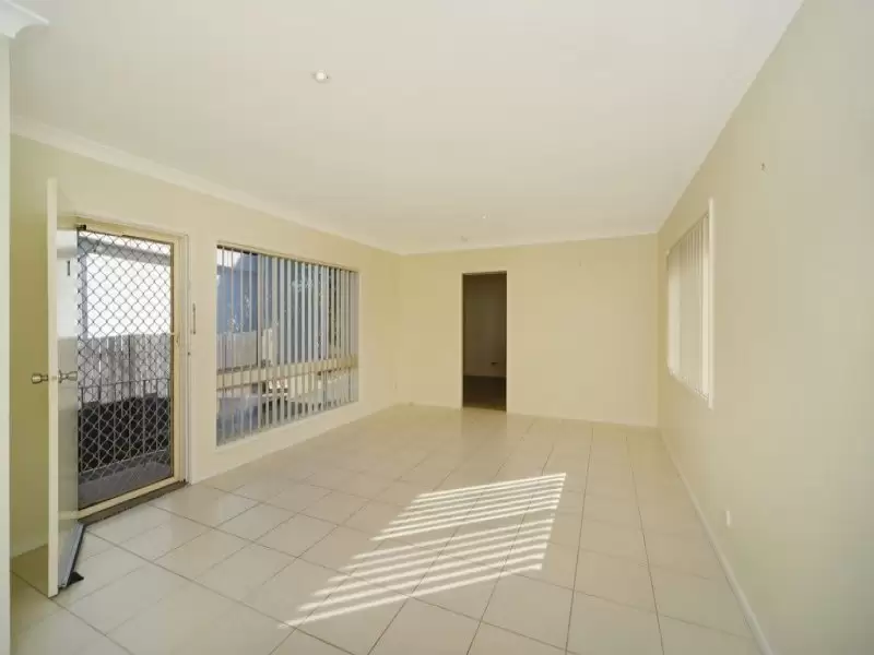 1/430 Princes Highway, Bomaderry Sold by Integrity Real Estate - image 2