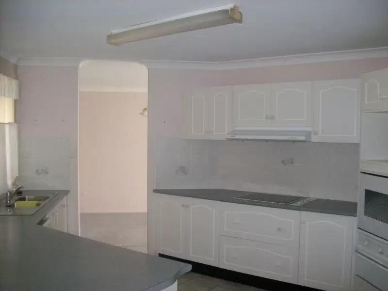 30 Illawarra Circuit, Worrigee Sold by Integrity Real Estate - image 5